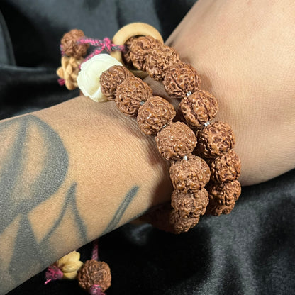 Lion’s Heart – Bodhi Wood Circle with Lion Head & Thread Oil Bracelet