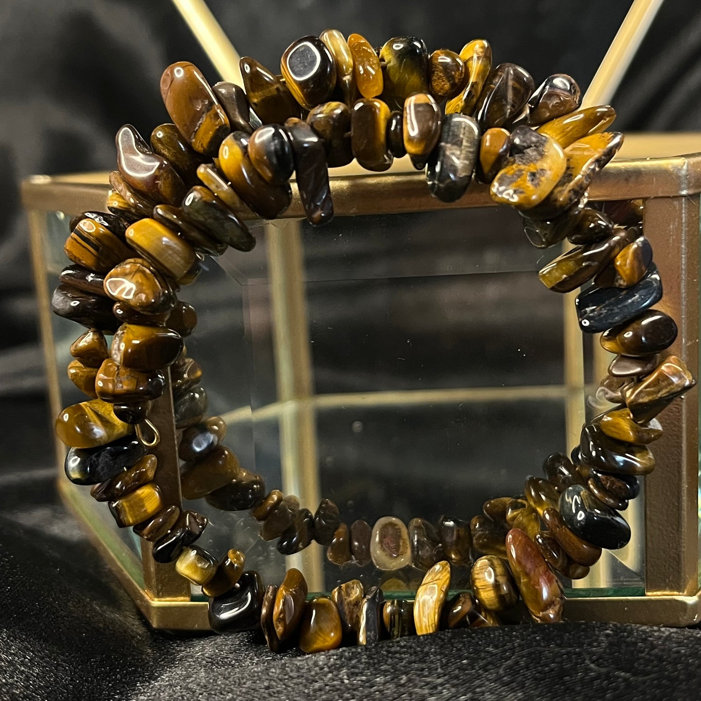 Golden Sentinel – Tiger’s Eye Memory Wire Bracelet of Strength & Confidence